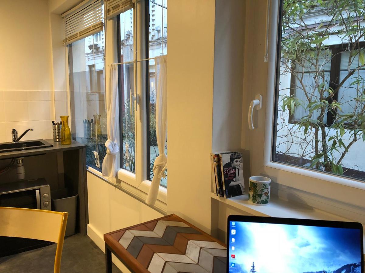 Cite Pilleux - Charming Studio In A Flowery Pedestrian Lane Paris Exterior photo